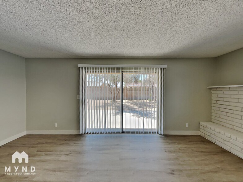 Building Photo - 5817 W Robin Ln