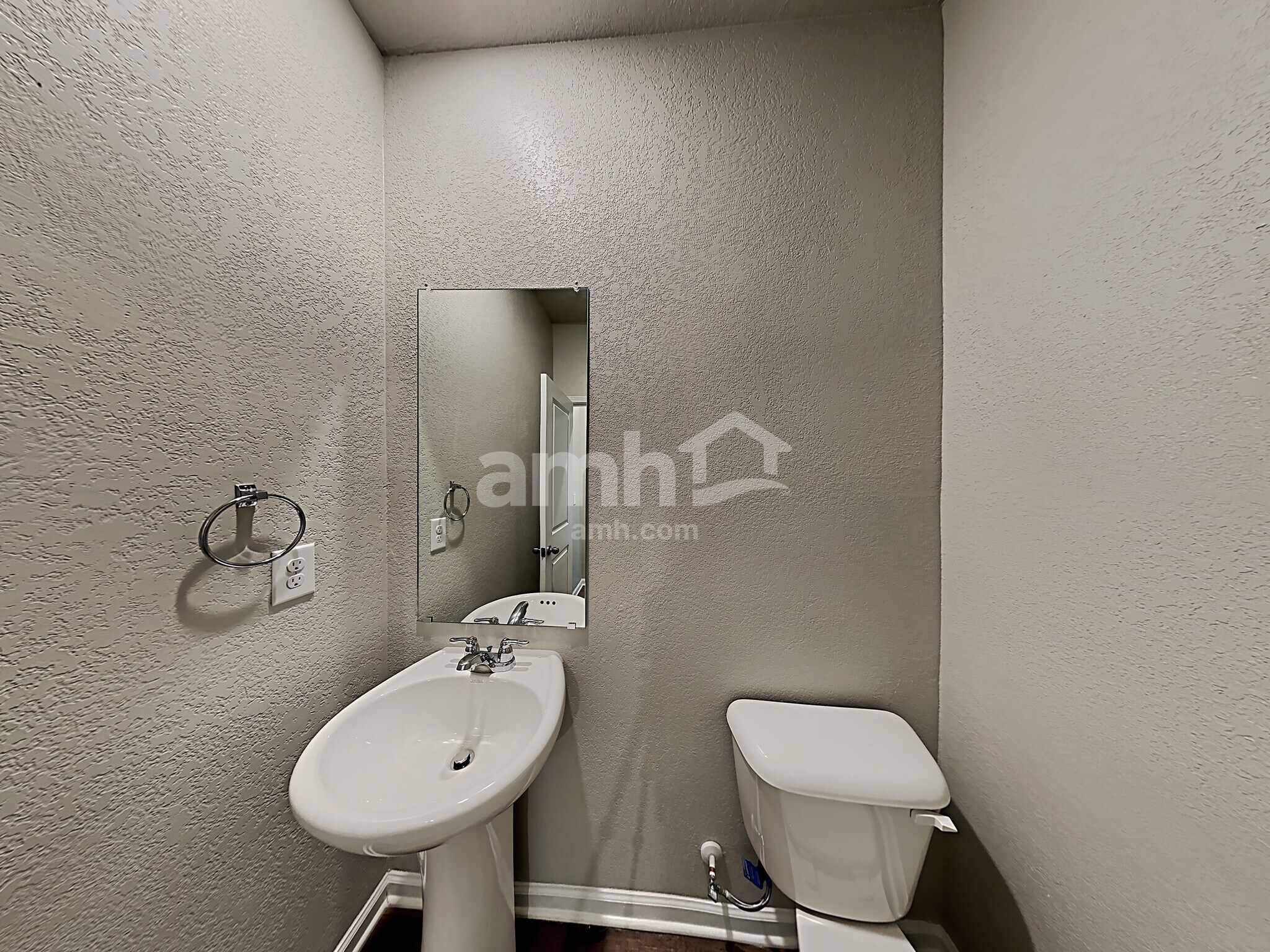 Building Photo - 129 Oliver Dr