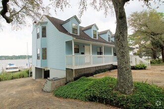 Building Photo - Waterfront Townhome in Niceville