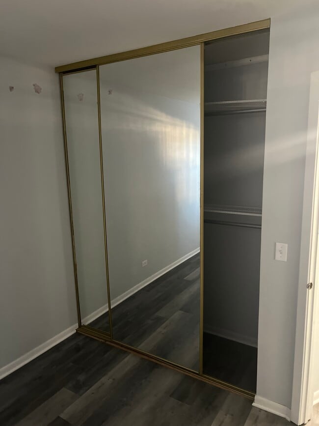 Building Photo - 820 Dracut Ln