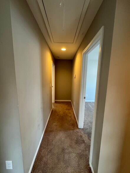 Building Photo - 440 Colony Lakes Dr