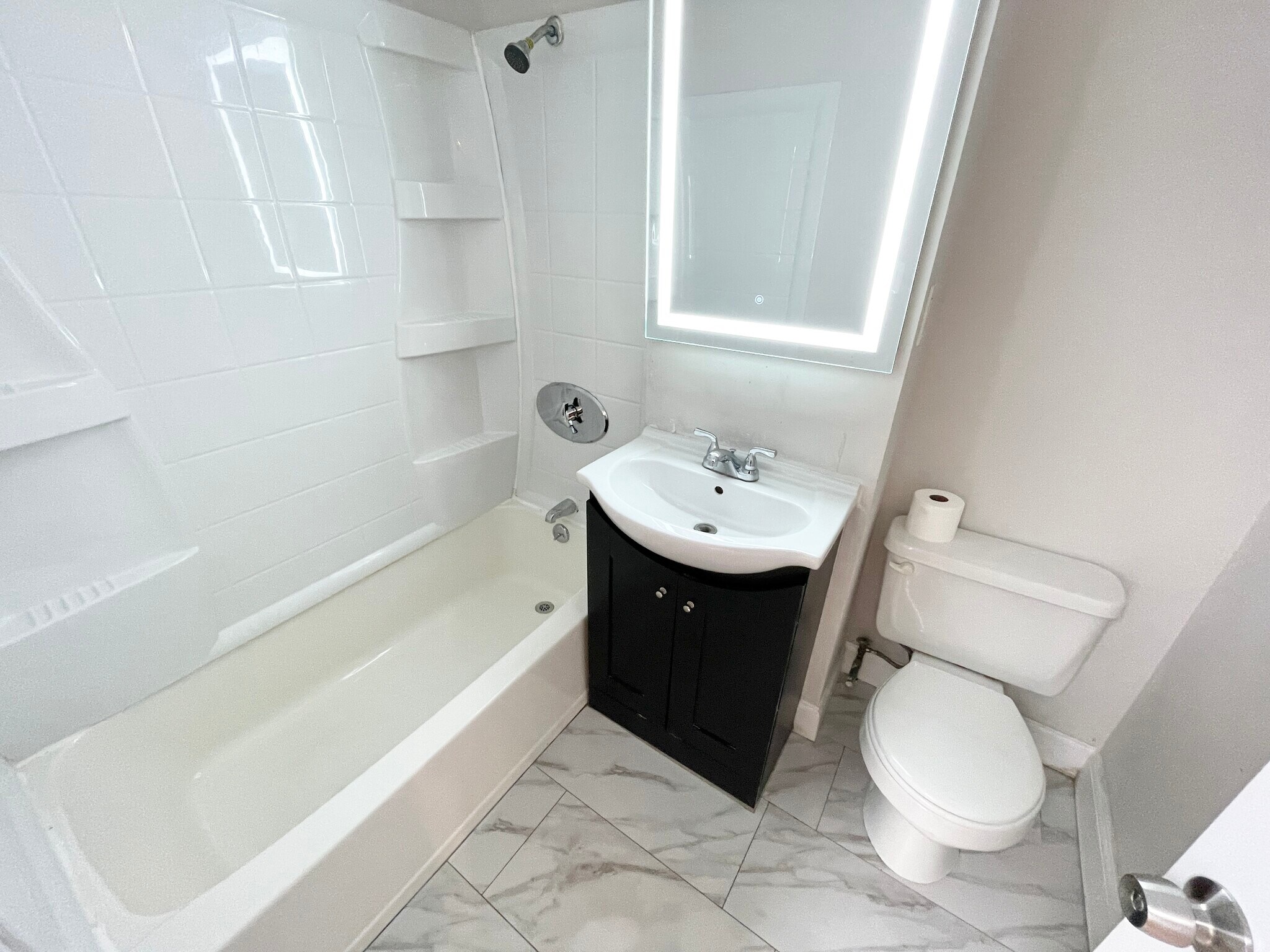 Bathroom - 7 Warwick St