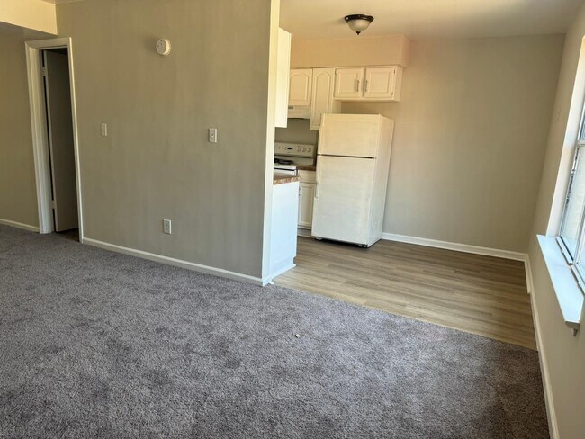 Primary Photo - 1340 Reservoir Ave