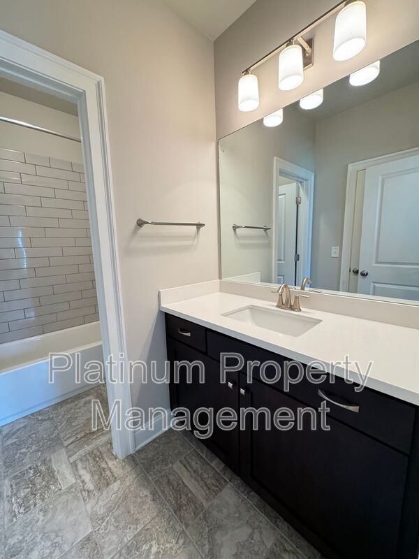 Building Photo - 931 Olmsted Ln