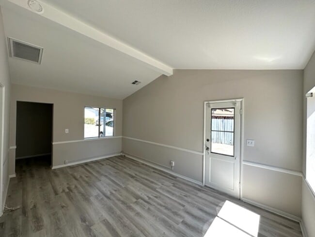 Building Photo - 2+1 Bungalow Cottage-  central a/c, carport, patio, washer/dryer hookups, pet friendly