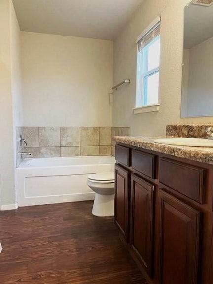 Hall bath - 864 NW Evans Cir