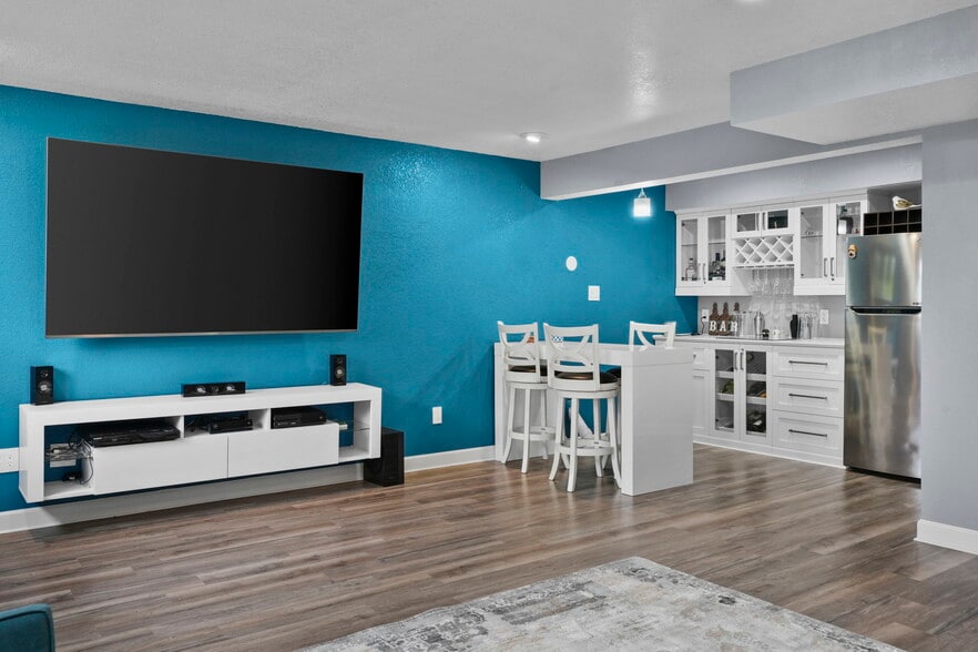 Basement Bar - 630 Big Stone Trl