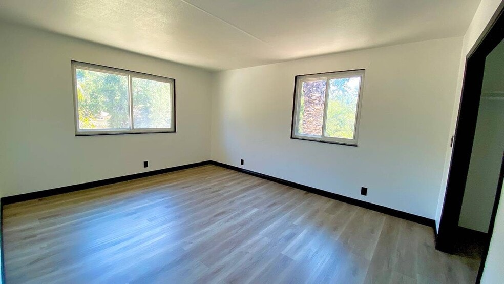 Building Photo - 10522 Brier Ln