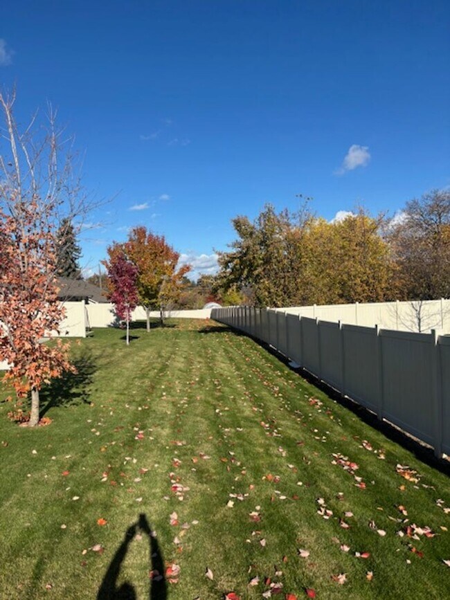 Building Photo - 1609