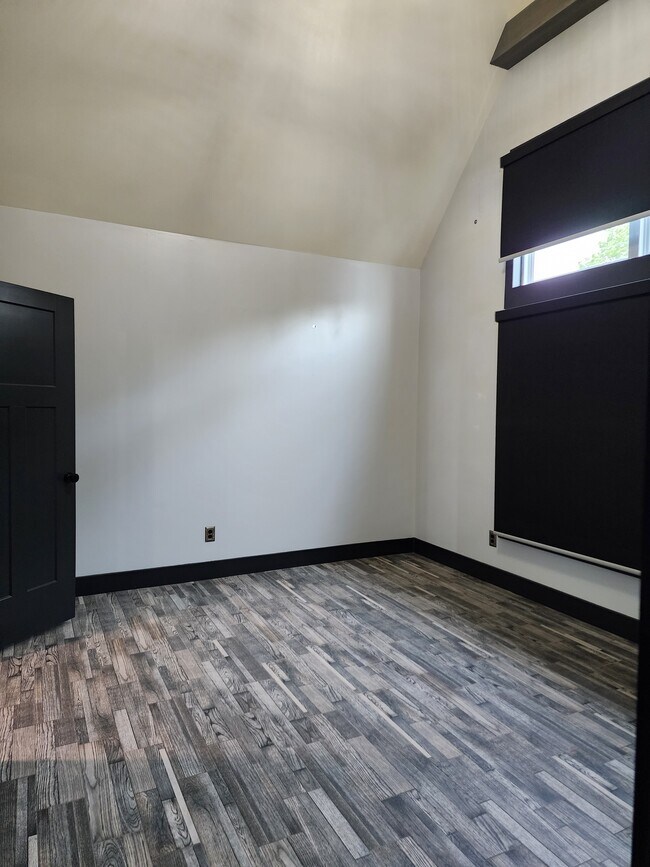 Bedroom - 16271 E 82nd St N