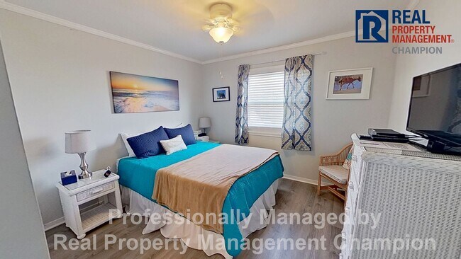 Building Photo - Year Round Fully Furnished Ocean View Condo on Carolina Beach