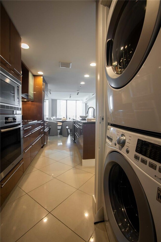 Building Photo - 3801 Collins Ave
