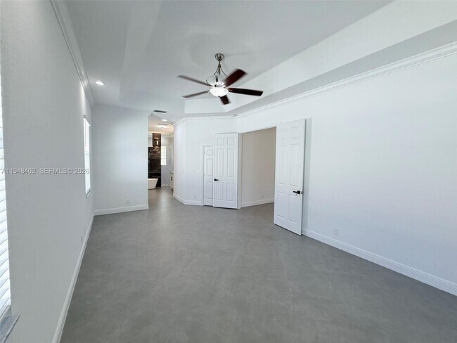 Building Photo - 1749 SW Desert Ave