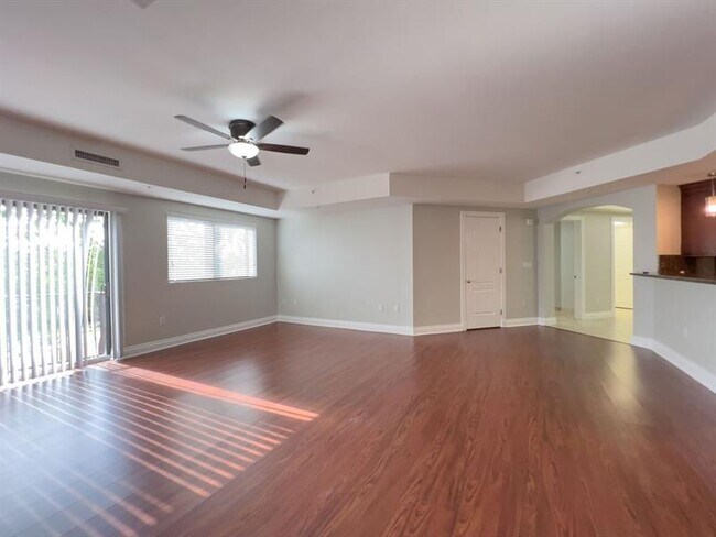 Building Photo - 4241 N Ocean Blvd