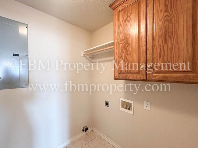 Building Photo - 700 Biloxi Dr