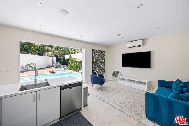 Building Photo - 3542 Knobhill Dr