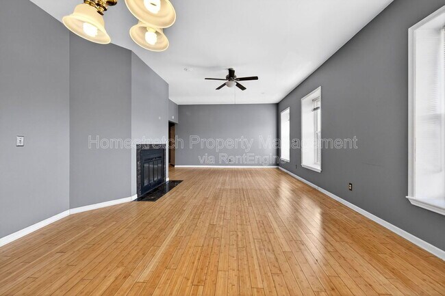 Building Photo - 322 N Boyle Ave