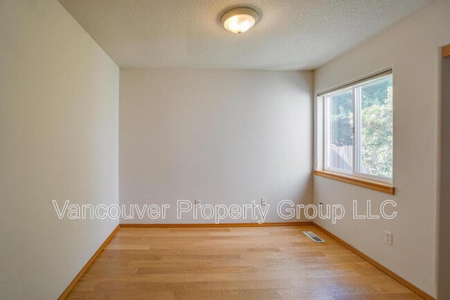 Building Photo - 6416 NE 163rd Ave