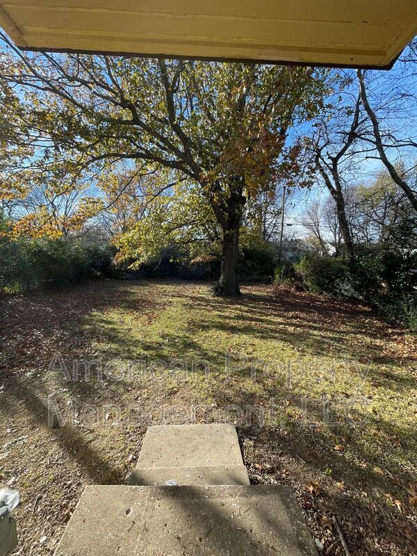 Building Photo - 2730 N Main St