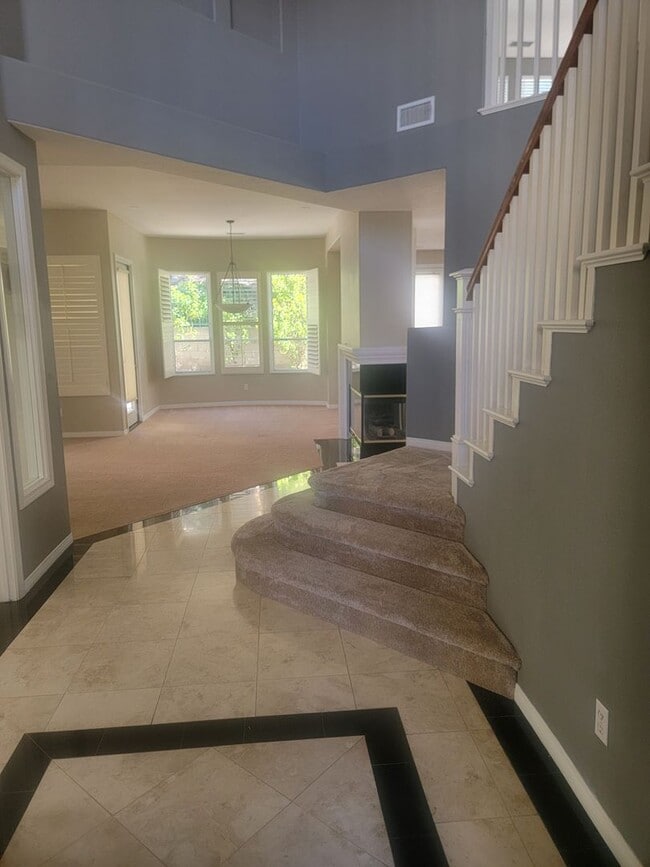 Building Photo - BEAUTIFUL 4 bed/4.0 Bath in the desirable community of Aliso Viejo