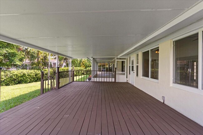 Building Photo - 1961 NE 188th St