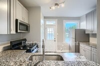 Building Photo - 1530 N Rosedale St