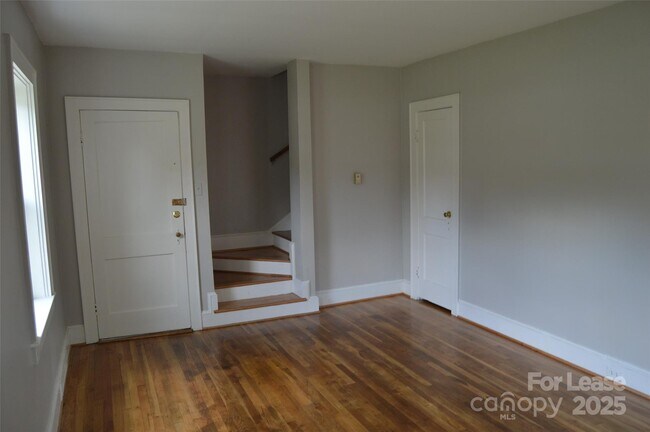 Building Photo - 102 Feimster St