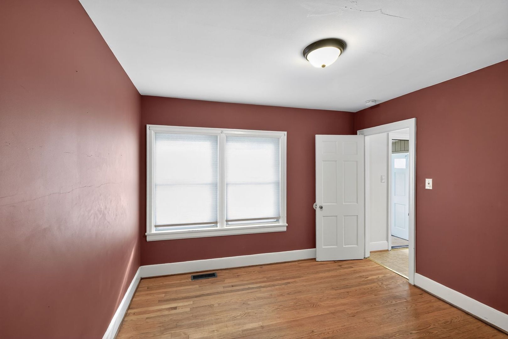 Building Photo - 1106 Elwell Ave
