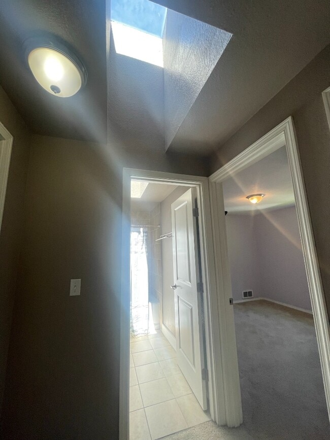 Building Photo - Cute 3 bedroom, 1 bath home located in The Meadows!