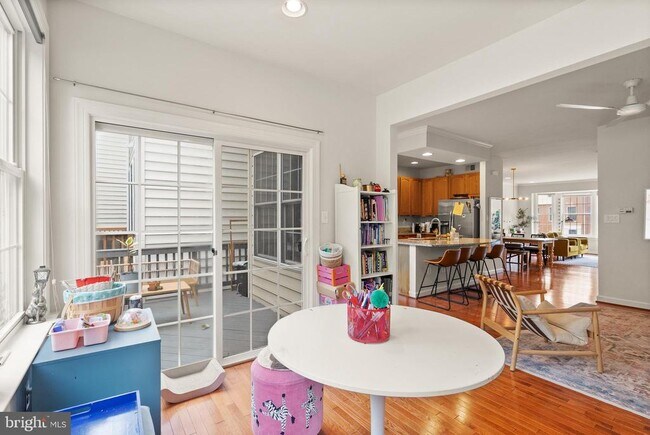 Building Photo - 12922 Starters Ln