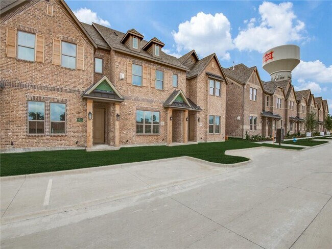 Building Photo - 4246 Shavano Dr