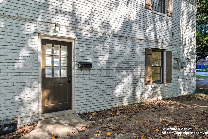 Building Photo - 792 Marstevan Dr NE