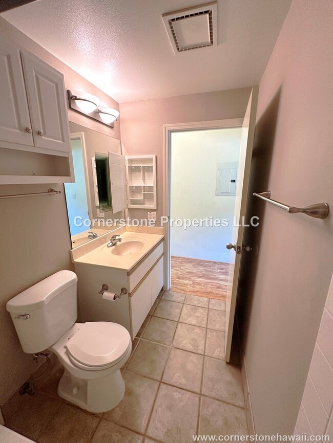 Building Photo - 95-877-877 Wikao St