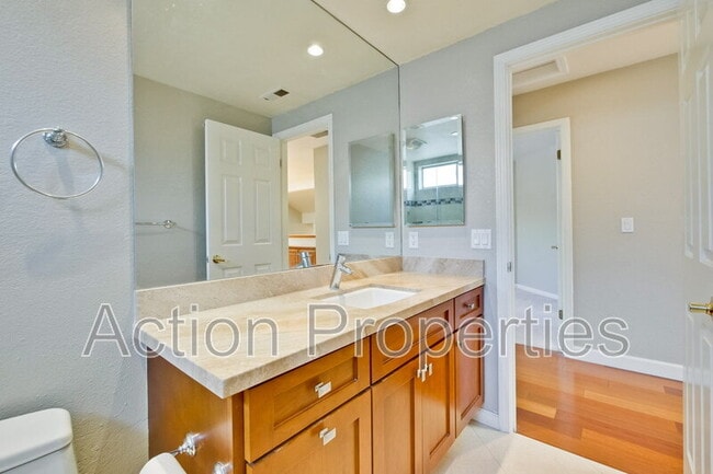 Building Photo - 11754 Ridge Creek Ct