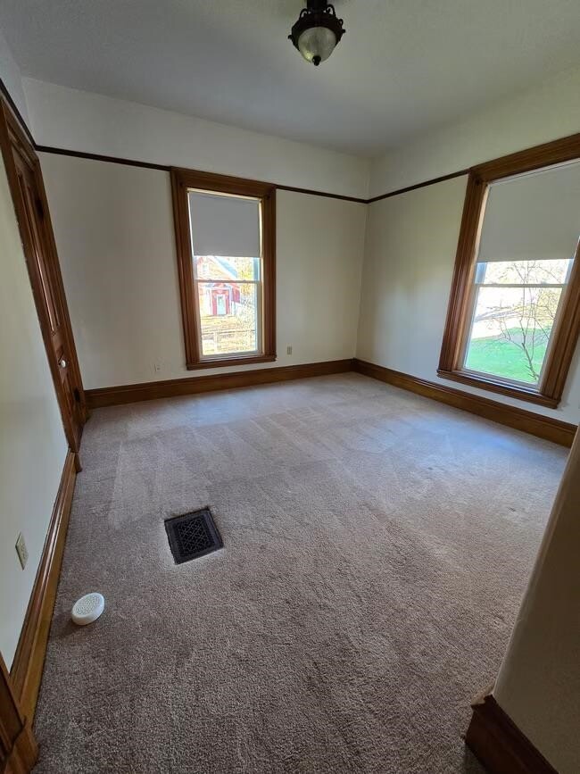 Building Photo - 281 Pembroke St