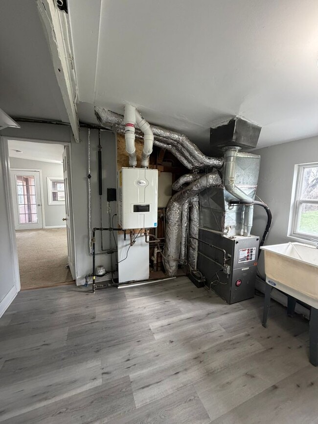 Building Photo - 2209 Douglas Ave