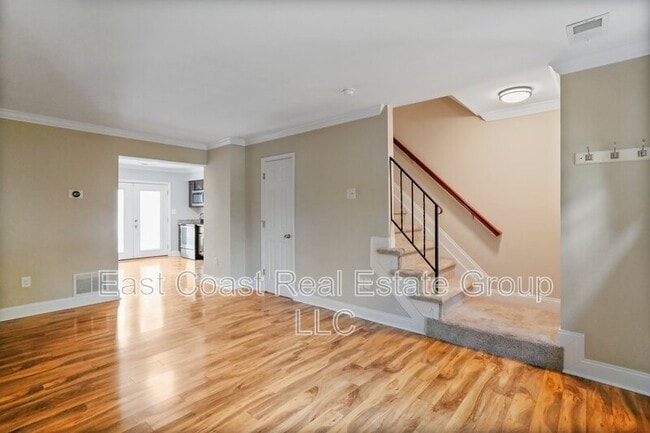 Building Photo - 575 Lancaster Pl