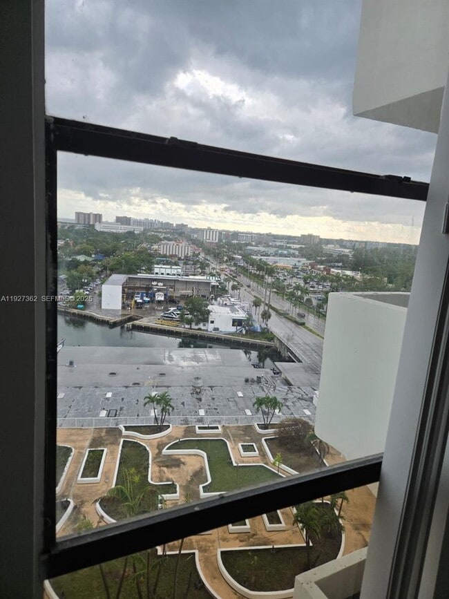 Building Photo - 13499 Biscayne Blvd