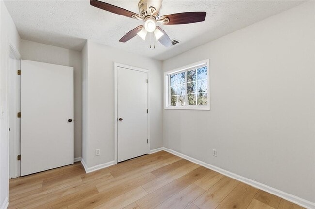 Building Photo - 201 Colony Springs Dr
