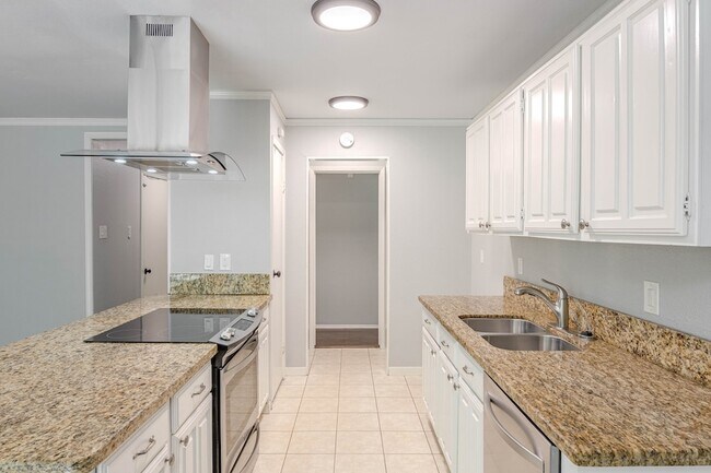 Building Photo - 6 Basal Briar Ct