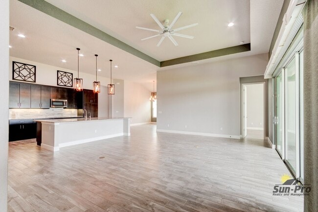 Building Photo - 6263 W Fallsgrove Ln