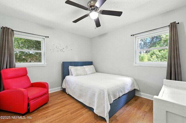 Building Photo - 355 Wildwood Ln