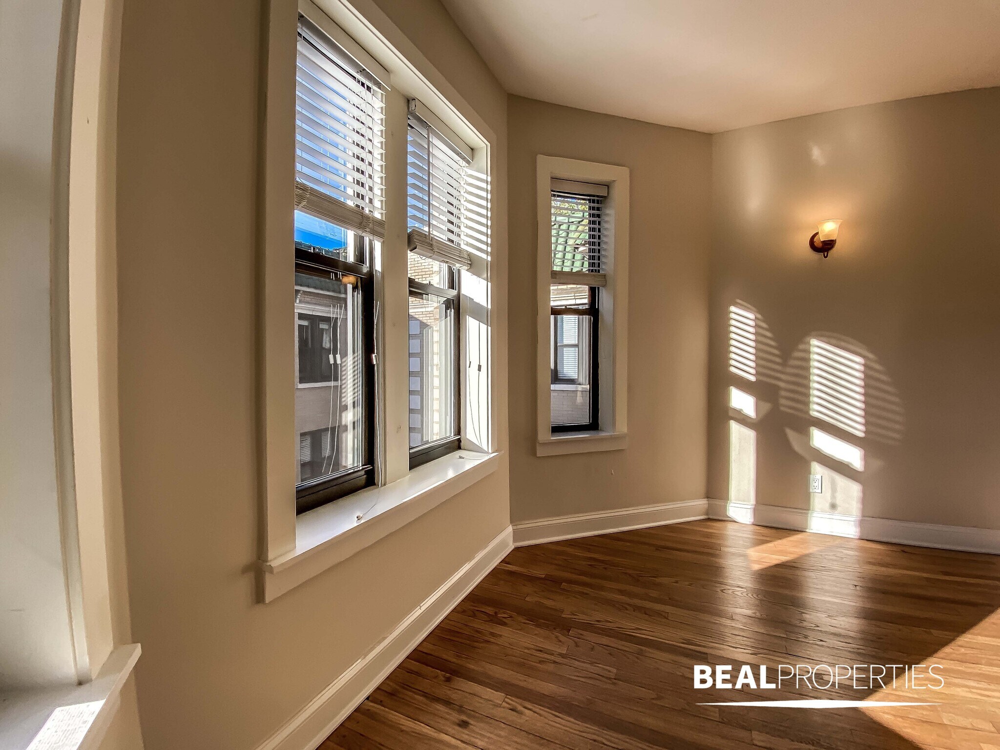 Building Photo - 4038 N Ashland Ave