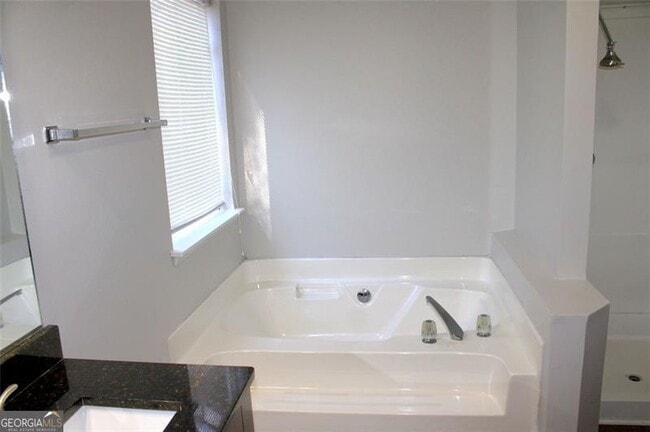 Building Photo - 4879 Ardsley Dr