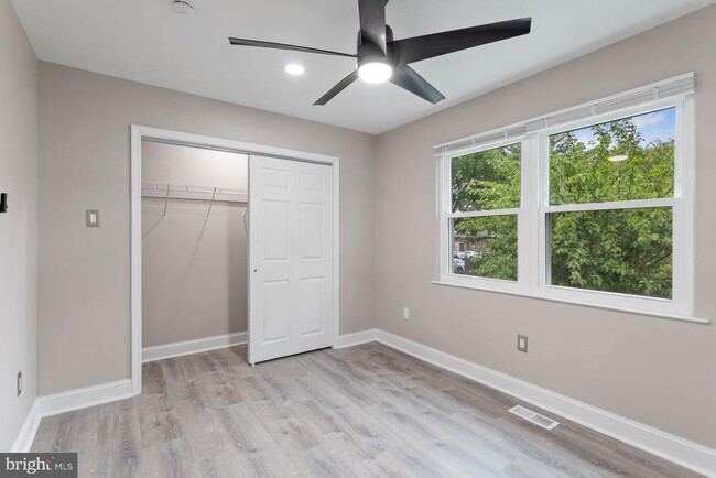 Building Photo - 4520 Rosemarie Dr