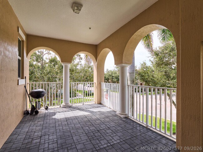 Building Photo - 1080 Community Dr