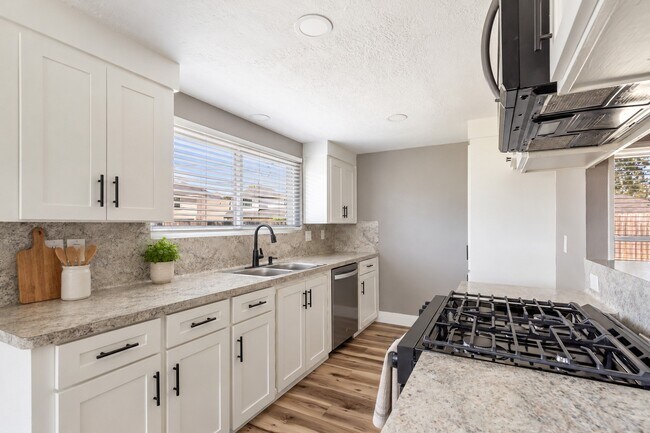 Building Photo - 24615 Shellbrook Dr