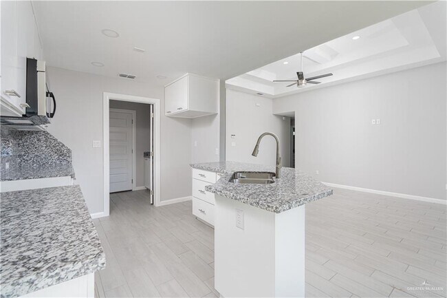 Building Photo - 13 Ginger Ave