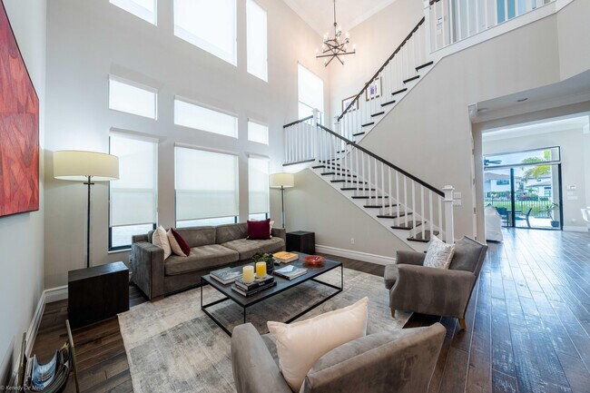 Building Photo - 9368 Eden Roc Ct