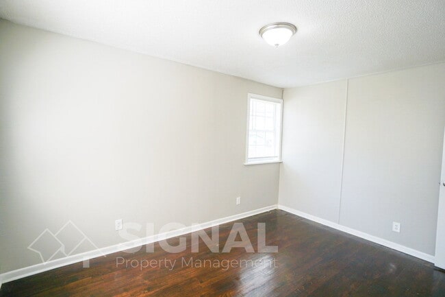 Building Photo - 581 Seminole Cir